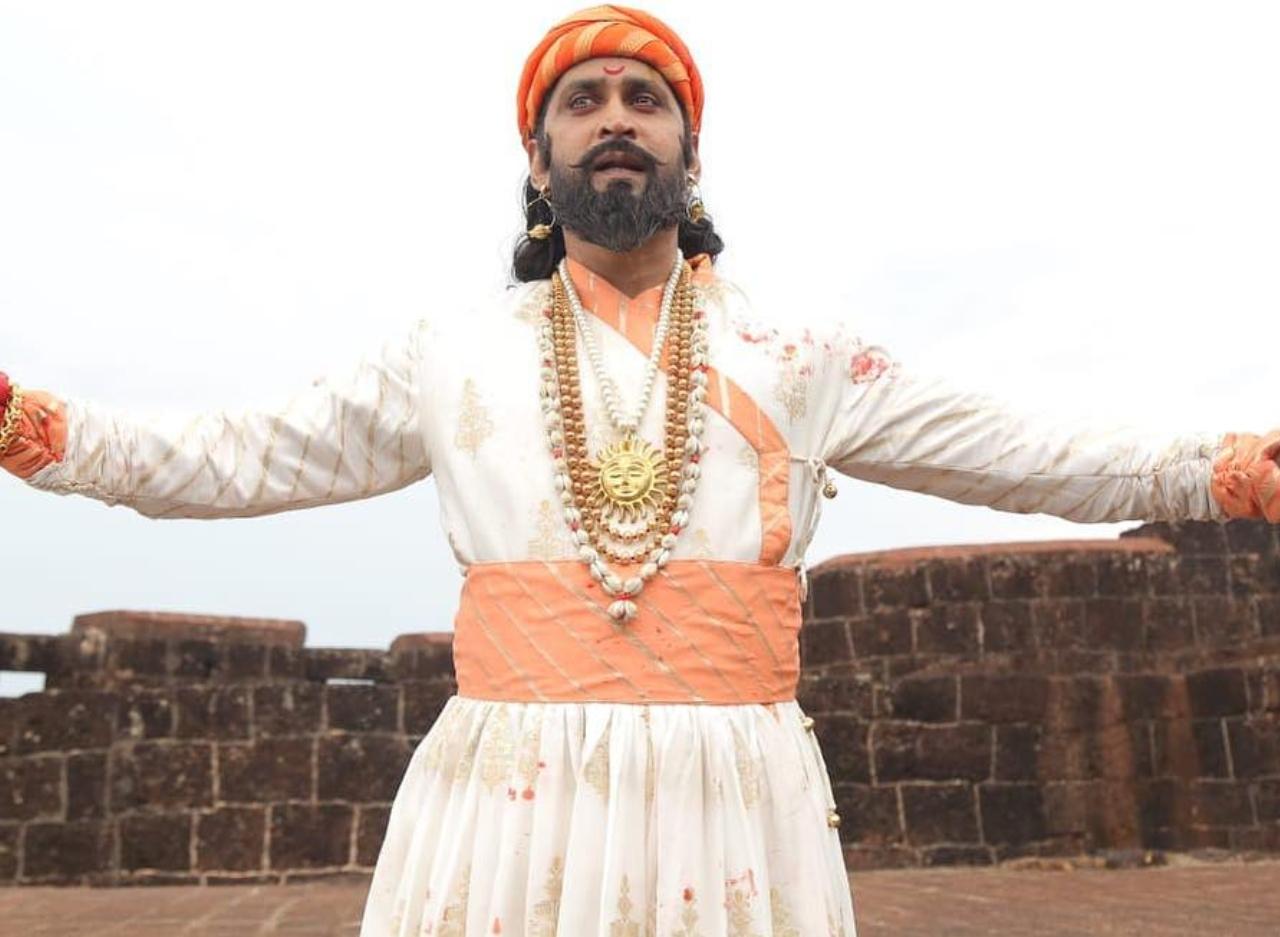 Chinmay Mandlekar, known for his intensity, infused his portrayal of Chhatrapati Shivaji Maharaj with a deep sense of justice, bringing to the fore Shivaji’s military prowess and tactical genius to the fore in the 2022 release, Pawankhind.