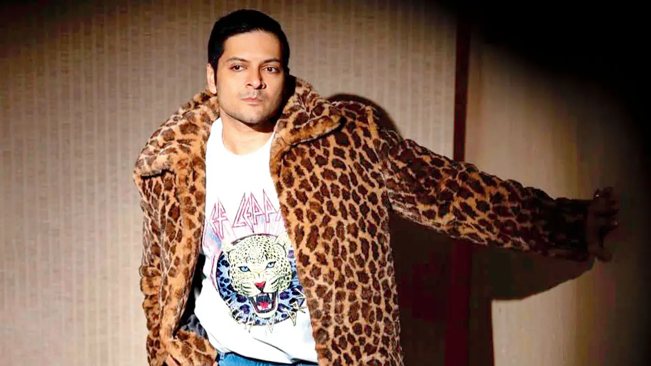 Ali Fazal returns to theatre with Mahanagar Jugnu at Le' Chakallas festival