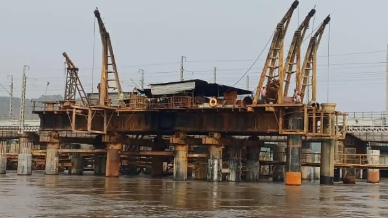 Construction of two crucial railway bridges on the Virar-Dahanu Road quadrupling project is progressing steadily near Vaitarna on the Western Railway corridor, officials said