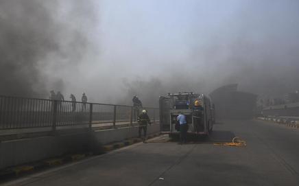 Huge clouds of smoke were seen rising from the tetrapods and large concrete blocks along the seafront. PIC/ ASHISH RAJE