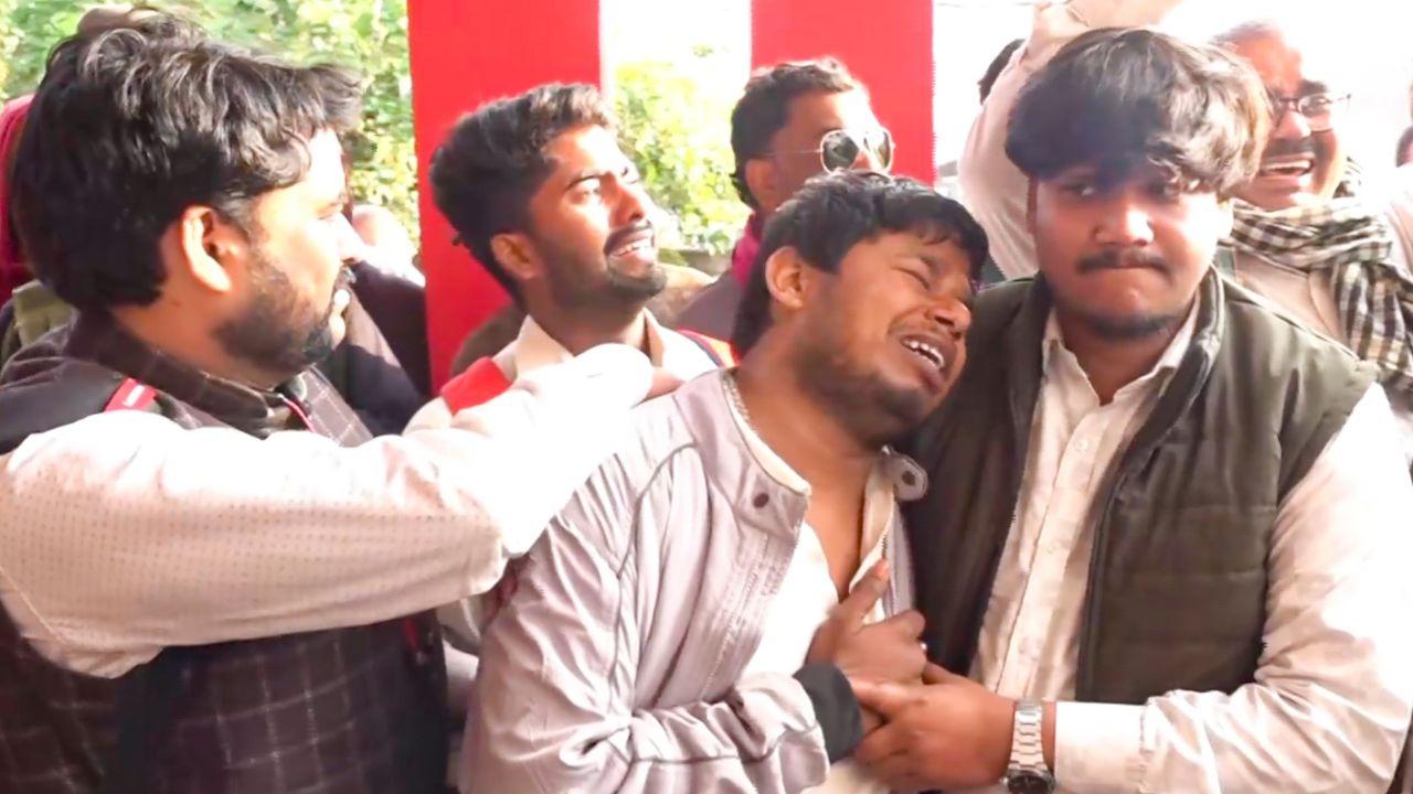 The aircraft took off from Ranchi Airport at 7:11 pm and went missing around 7:30 pm. It lost contact with air traffic control about 20 minutes after departure