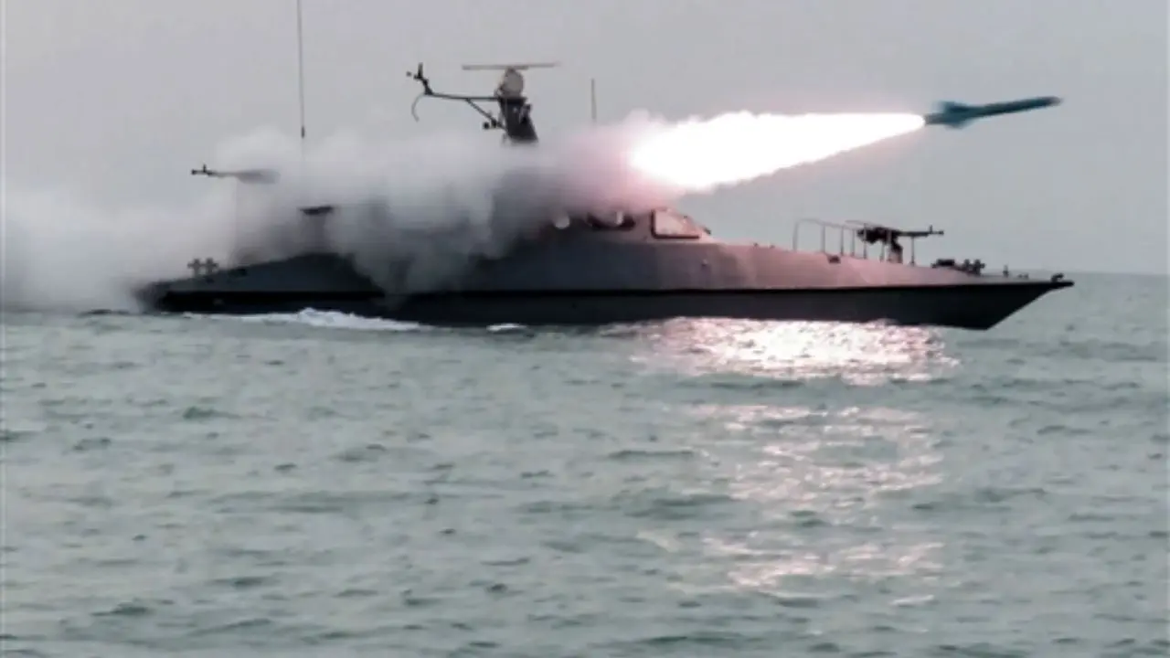 Irán cierra brevemente el Estrecho de Ormuz para realizar ejercicios con misiles mientras comienzan las conversaciones nucleares con Estados Unidos