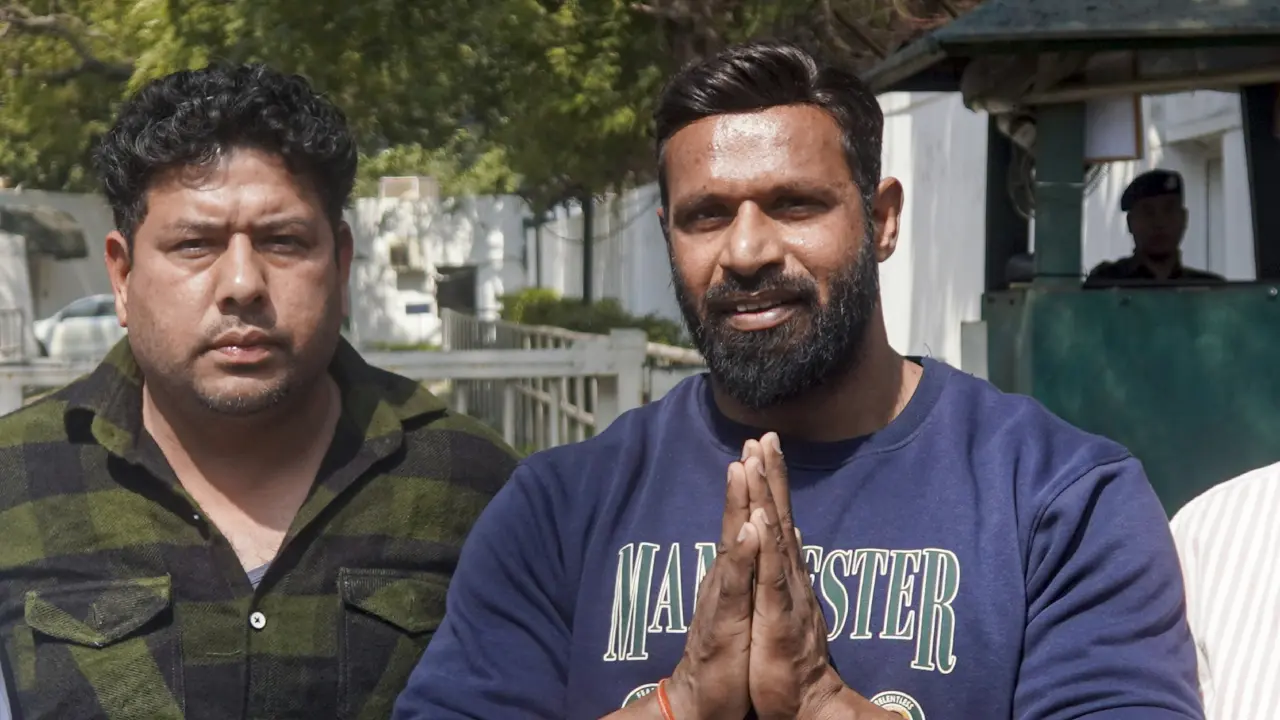 The issue began on January 26 when activists linked to Bajrang Dal protested outside a clothing shop named ‘Baba’ on Patel Marg in Kotdwar. They allegedly pressured its 70-year-old owner, Vakil Ahmed, to change the shop’s name