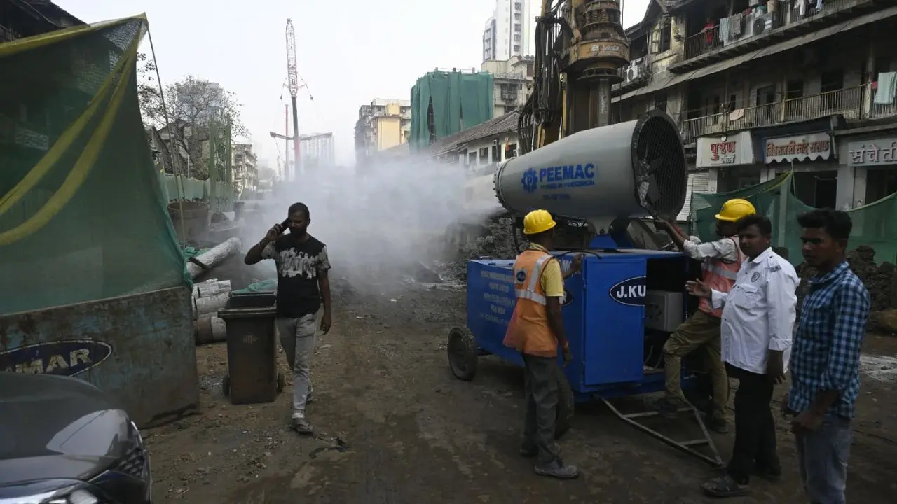IN PHOTOS: Mist cannons at Elphinstone bridge site to curb air pollution