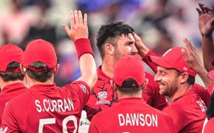 England players celebrate a wicket during the T20 World Cup 2026 match (Pic: X/@ICC)