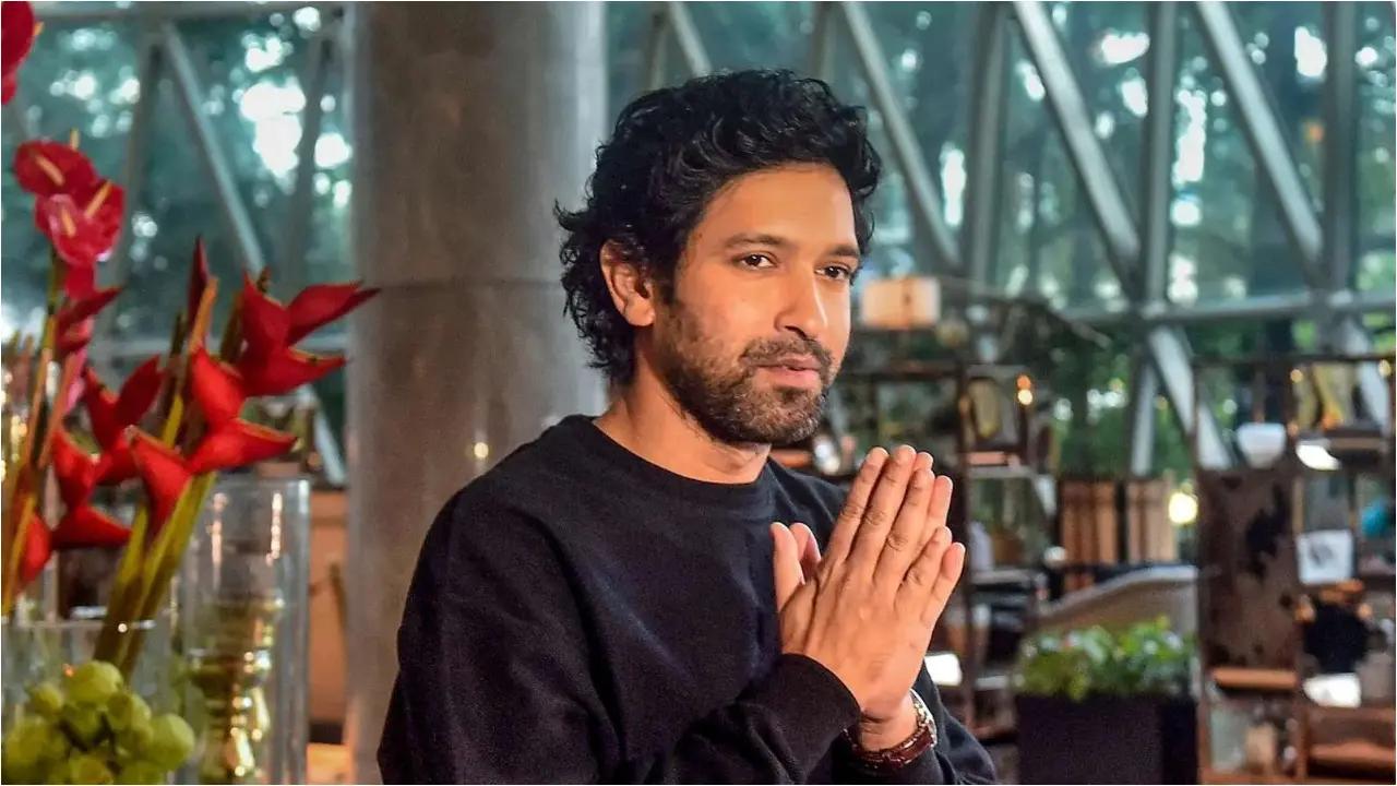 Vikrant Massey dismissed reports of being replaced by Raghav Juyal in Ramayana, clarifying that he was never part of the film. Read full story here
 