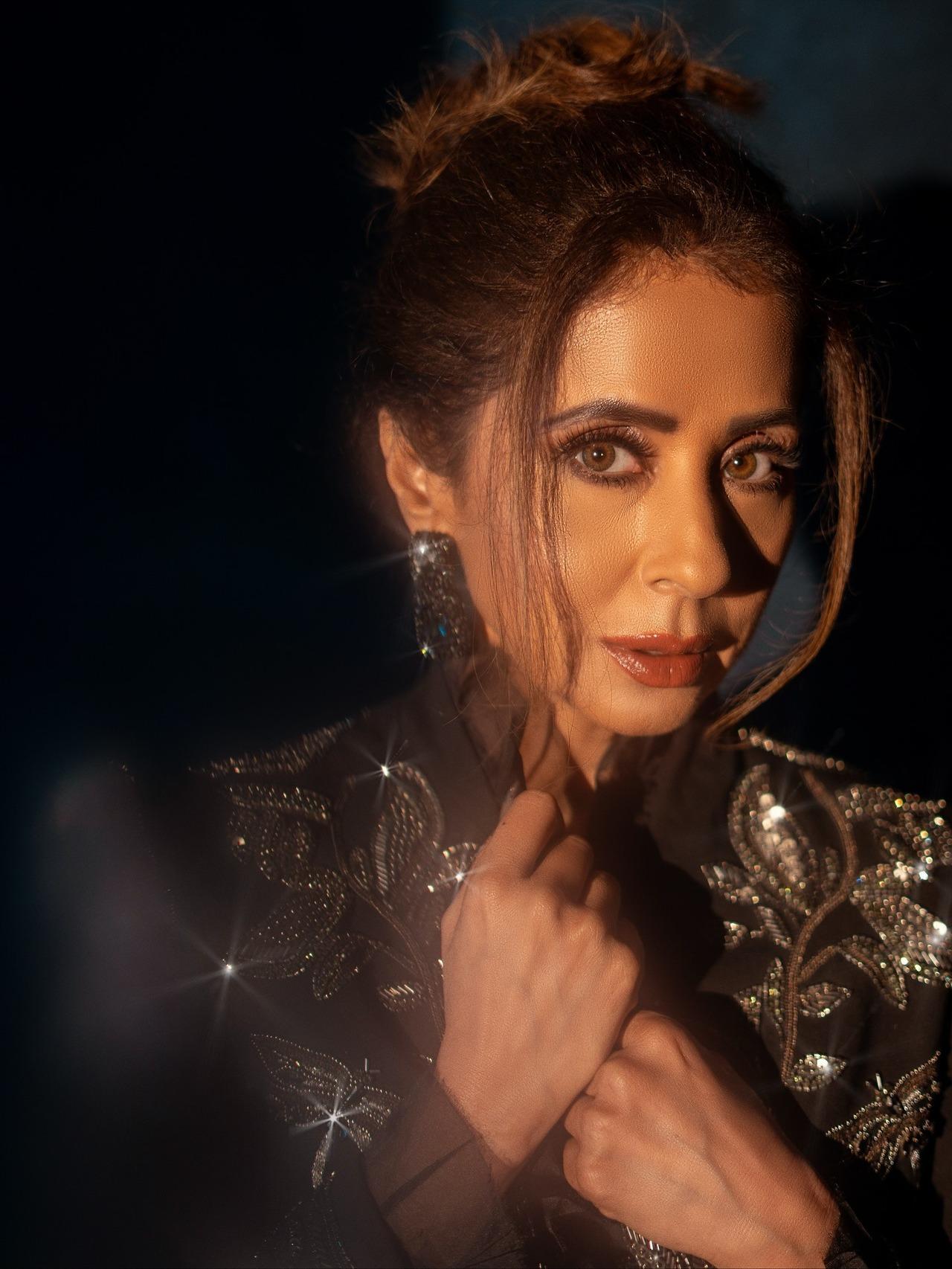 <p>If looks could really kill, this picture of Urmila would top the list. Her beauty, the depth in her eyes, the innocence in her smile and sultry expression speak volumes.</p>