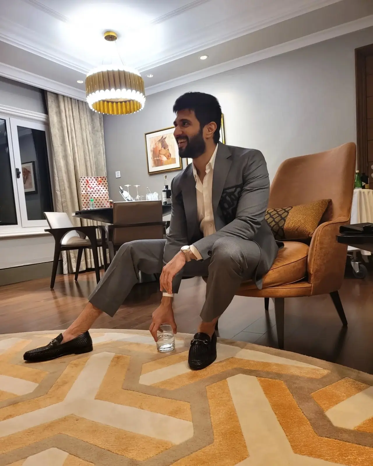 Every corner of the house is well-lit with warm and aesthetic lights that perfectly balance the wooden flooring and light-coloured walls throughout the house.