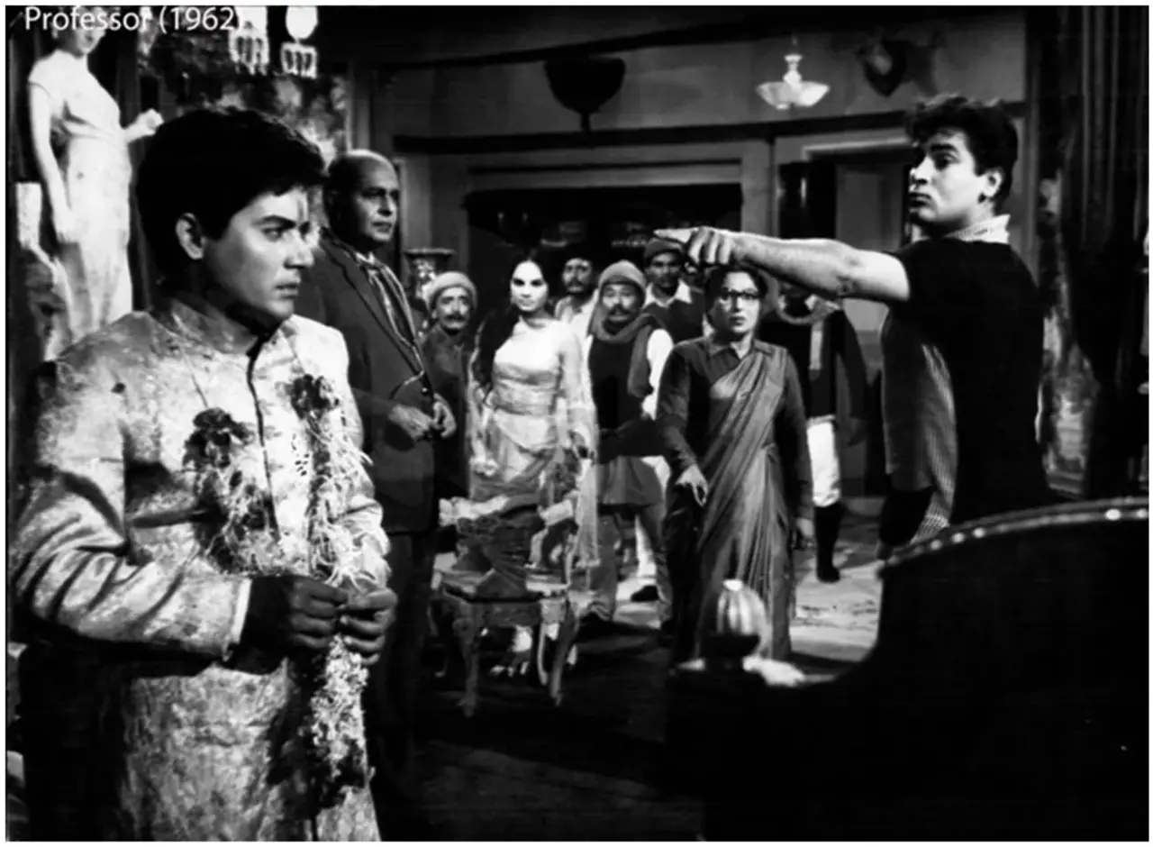 Professor (1962)
Salim Khan played a small uncredited role in the film Professor starring Shammi Kapoor.