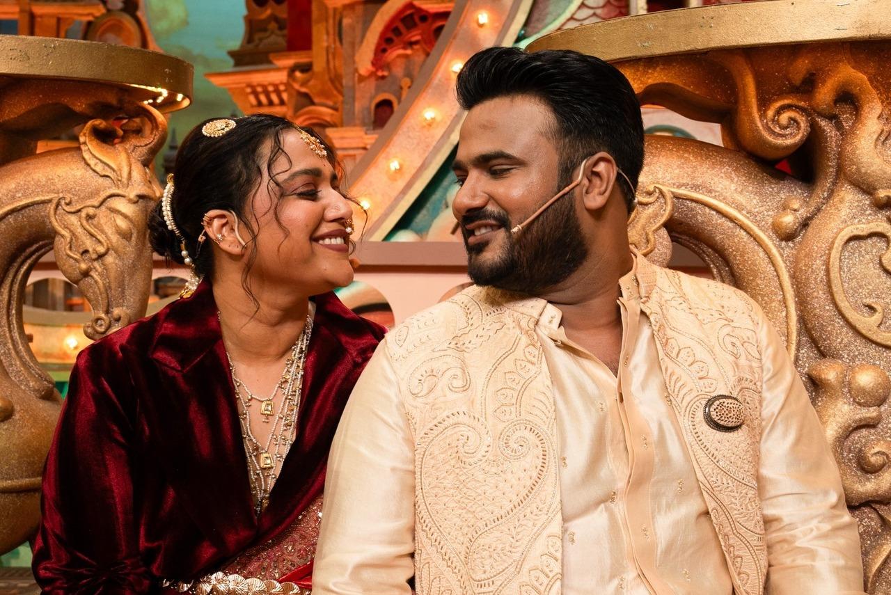 Swara and Fahad share a candid moment in this romantic picture, where they look all decked up.