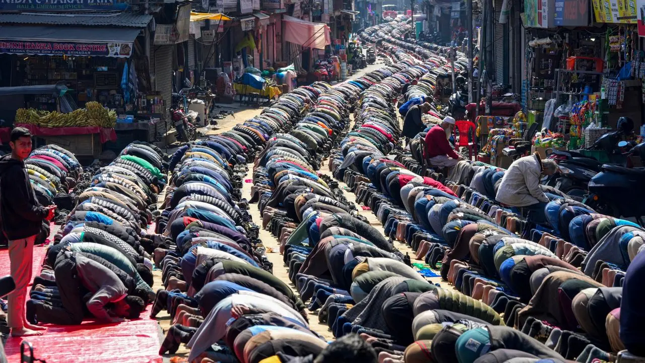 Similar scenes were witnessed across several other mosques in the city