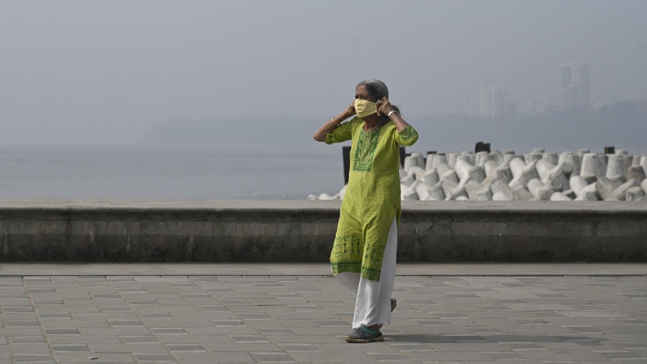 IN PHOTOS: Marine Drive chokes as AQI hits 105, smog engulfs South Mumbai