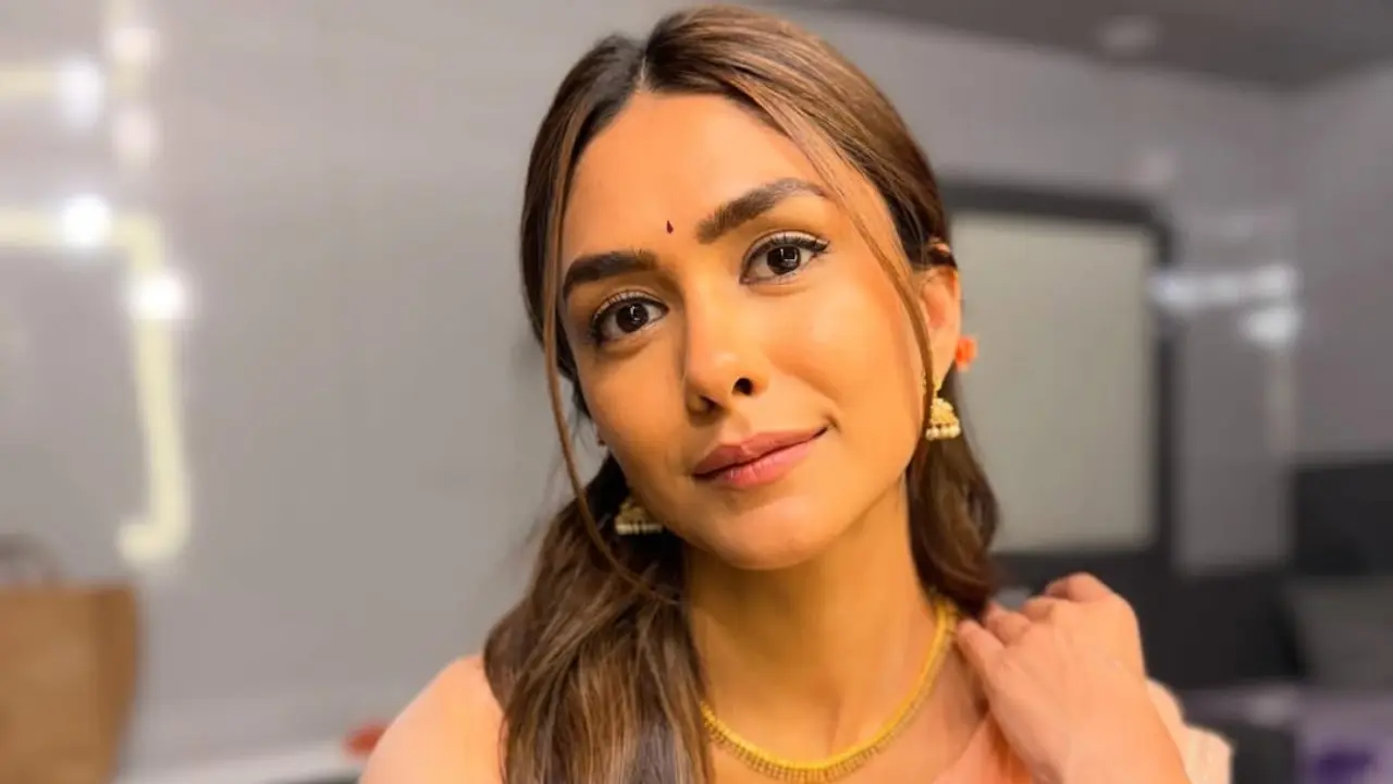 Mrunal Thakur voelt zich ‘emotioneel gesponsord’ door Dacoits nummer Rubaroo