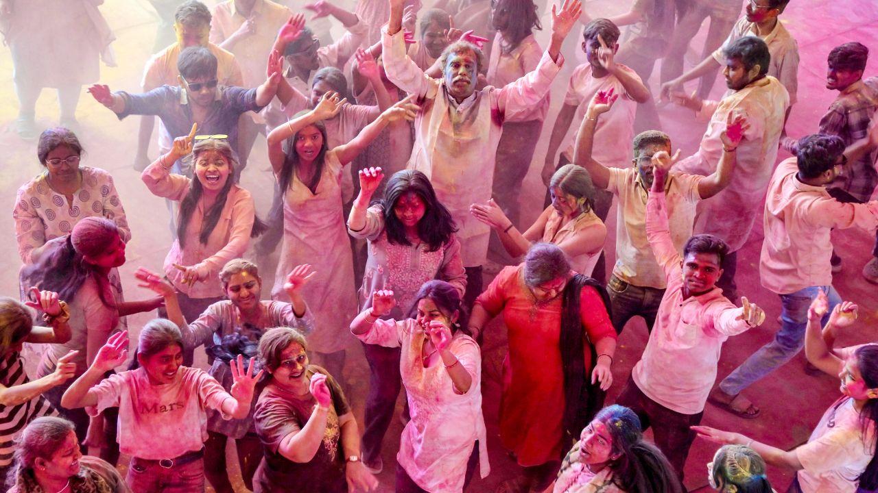 Dressed in casual whites that quickly turned into vibrant canvases of pink, yellow and green, students embraced the festive mood with enthusiasm