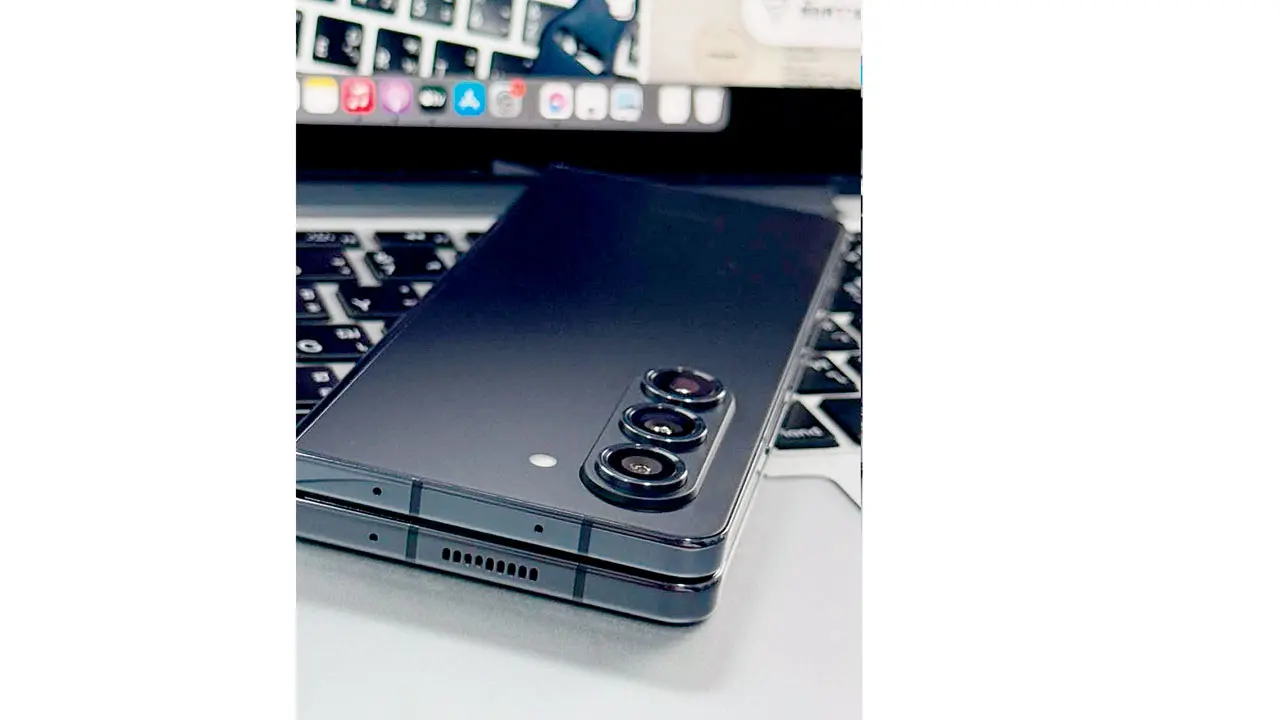 The Samsung Galaxy Z Fold 5 that was stolen, along with two other phones, a laptop, two frequency therapy devices, and Rs 15,000 in cash on December 17, 2025