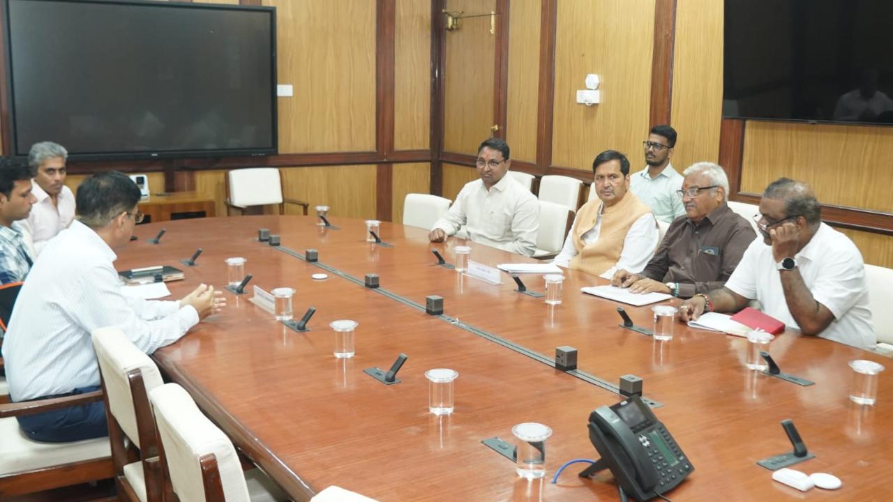 Three south Mumbai stations to be beautified, will soon also have sliding gates