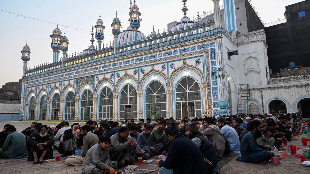 During Ramadan, the mosque transforms into a vibrant centre of faith and community. Families, elderly worshippers and young children arrive well before sunset, laying out prayer mats and sharing simple meals for iftar