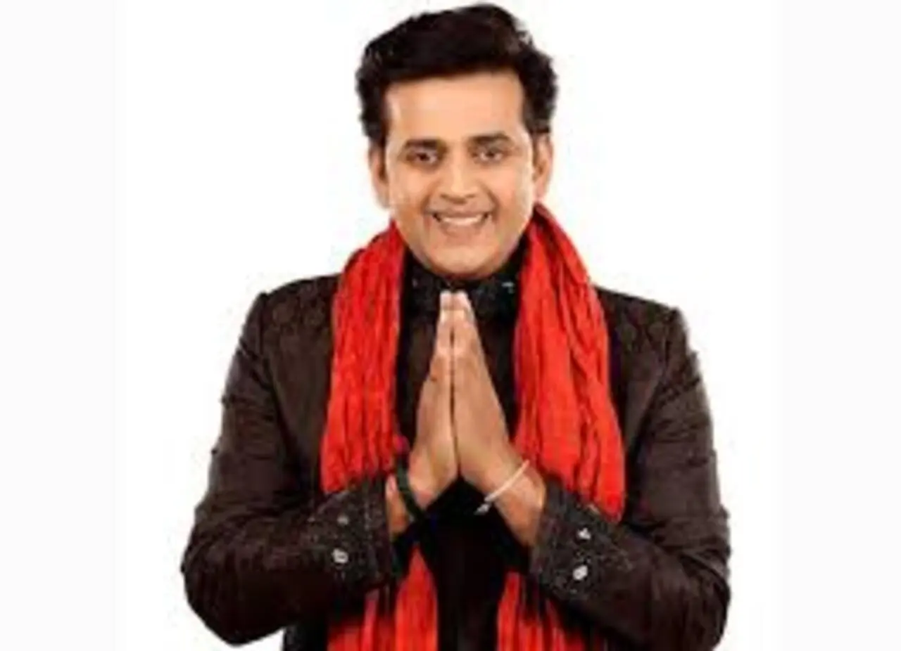 <p>Ravi Kishan`s character will leave you on the edge of your seats but laughing, as Shanti chooses to express his love through poetry&nbsp;</p>