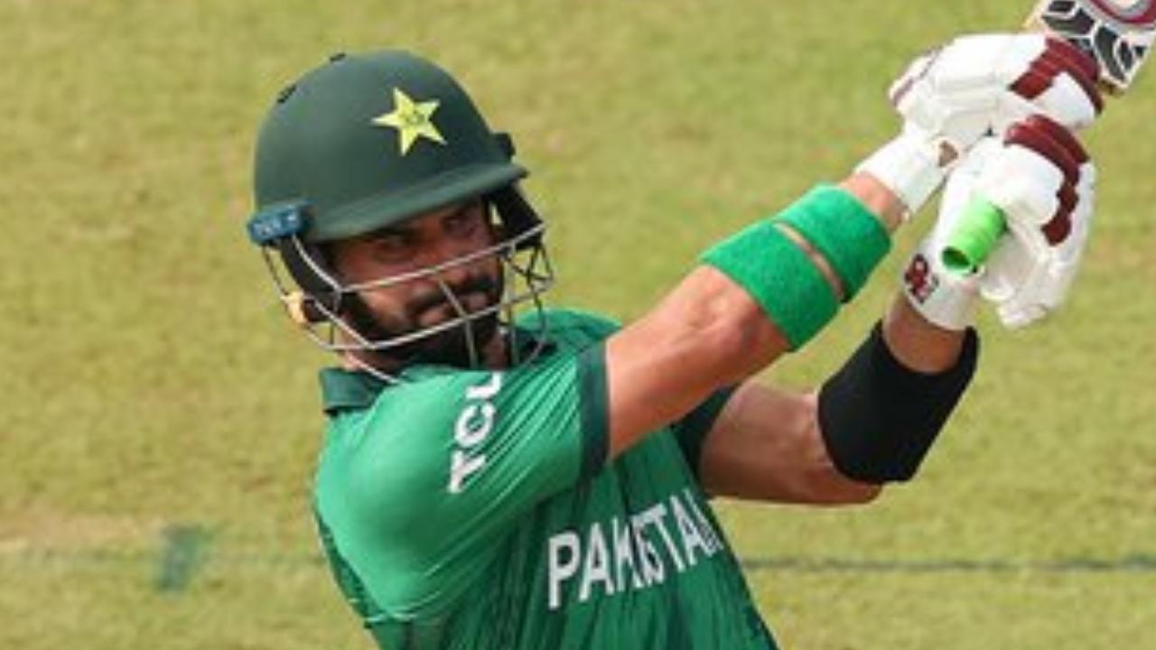 Having opted to bat first, Pakistan's opening batsman Sahibzada Farhan scored an unbeaten 100 runs, which came in just 58 deliveries, with the help of 11 boundaries and four maximums. Fellow opening batsman Saim Ayub accumulated 14 runs in 12 balls, including two boundaries (Pic: X/@ICC)