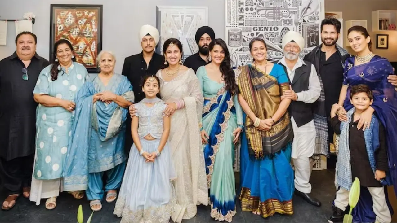 Here's whishing Shahid Kapoor a very Happy Birthday!