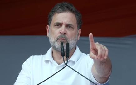 Rahul Gandhi addresses the Kisan Mahachaupal farmers rally in Bhopal. (Pic/X@RahulGandhi)