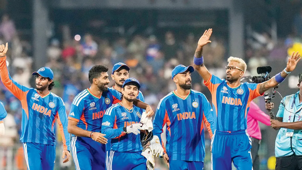  India players celebrate their win against Pakistan in Colombo on Sunday. Pic/PTI