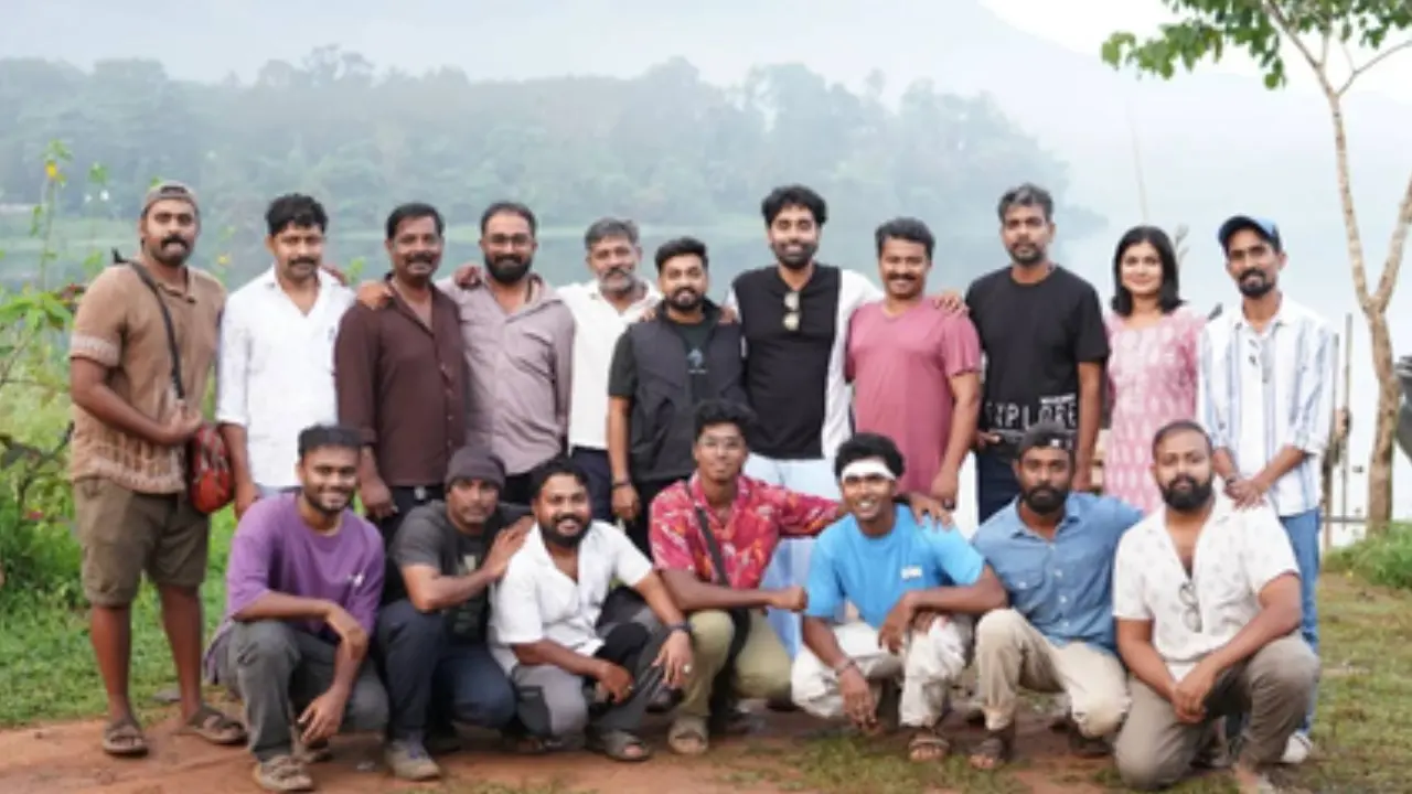 It's a wrap for Tovino Thomas' Pallichattambi, director shares BTS pics