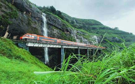The 455-km service, operated as Train Nos. 22226/22225, connects Solapur, known for its textiles and martyrs, with Mumbai, India’s commercial capital. PIC VIA RAJENDRA B AKLEKAR