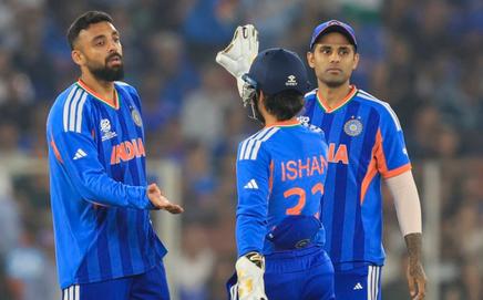 Team India players celebrating a wicket during the T20 World Cup 2026 match (Pic: X/@BCCI)