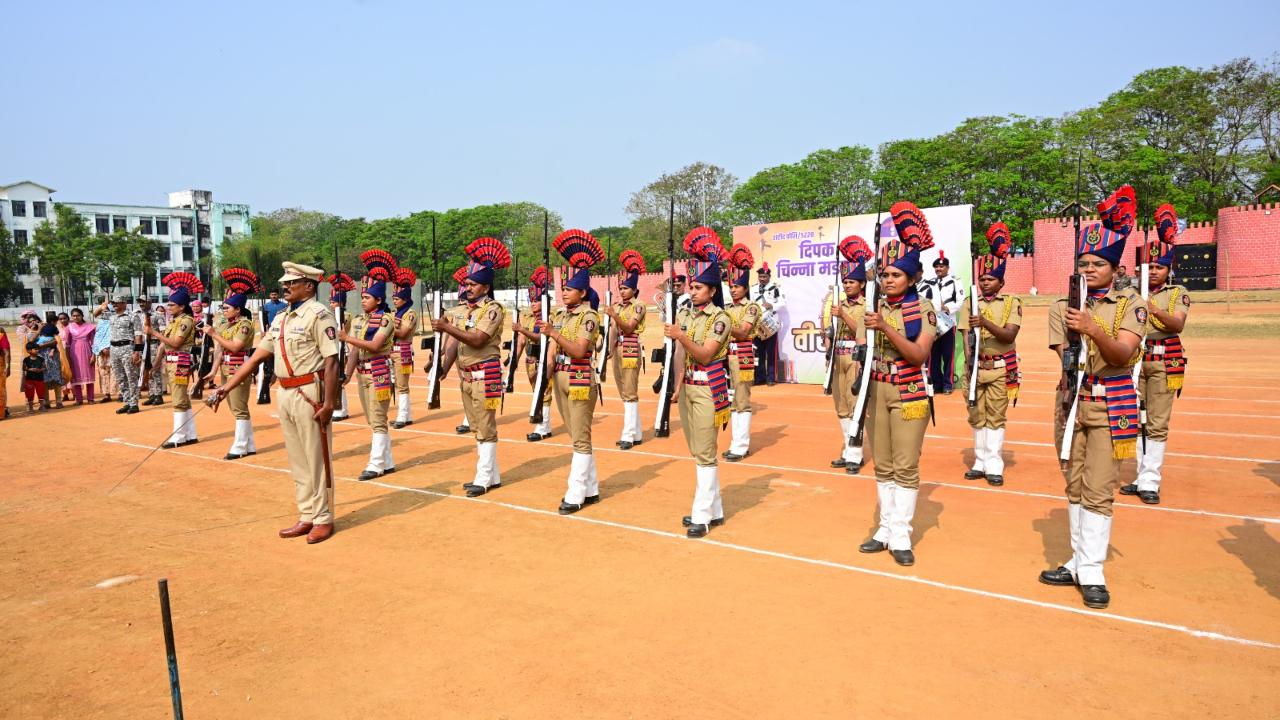 <p>C-60 jawan Deepak Chinna Madavi (38), who was injured during the encounter and airlifted to Bhamragad for treatment, died while undergoing medical care</p>