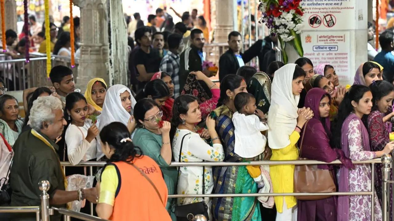 Devotees stood in long queues for hours on Jaunary 1, to seek the blessings at Dadar's Siddhivinayak Temple