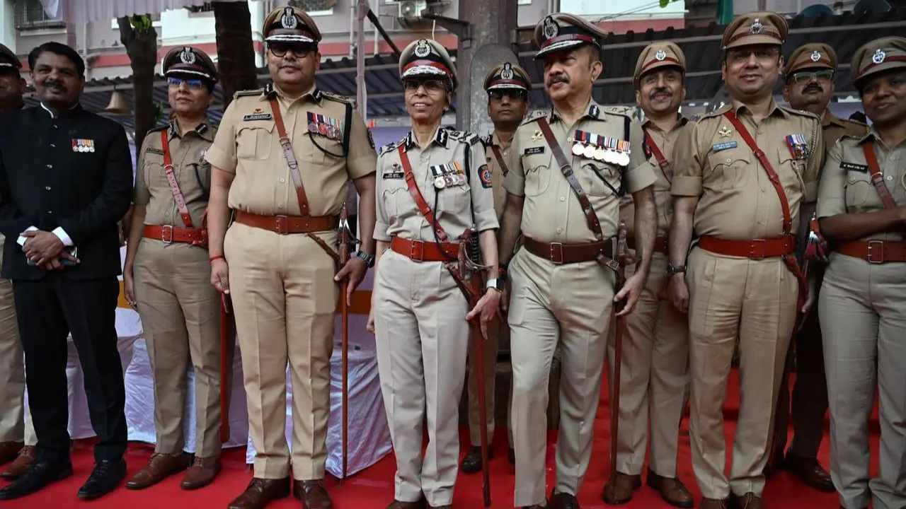 IN PHOTOS: Maharashtra Police honour outgoing DGP Rashmi Shukla