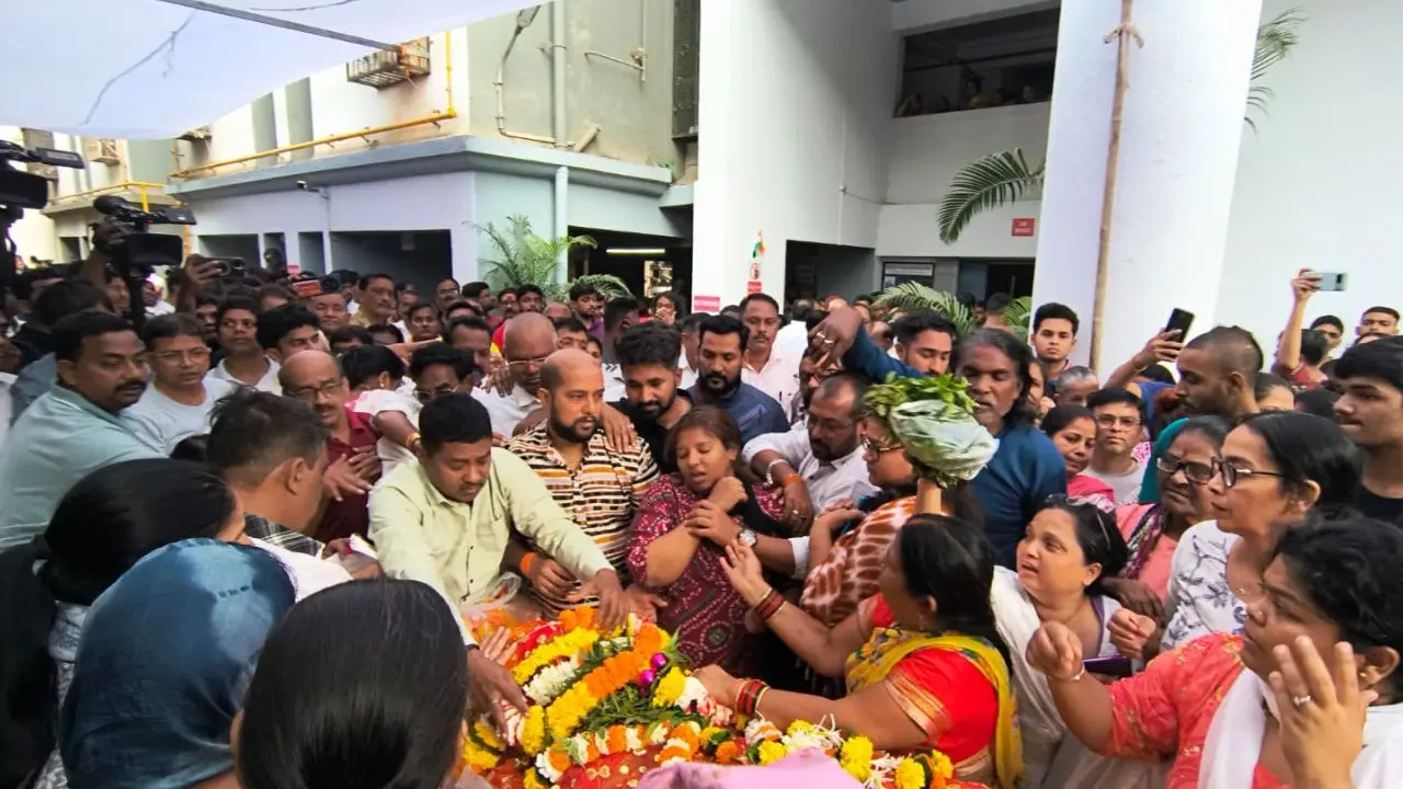 IN PHOTOS: Emotional farewell to Pinki Mali after Baramati plane crash tragedy