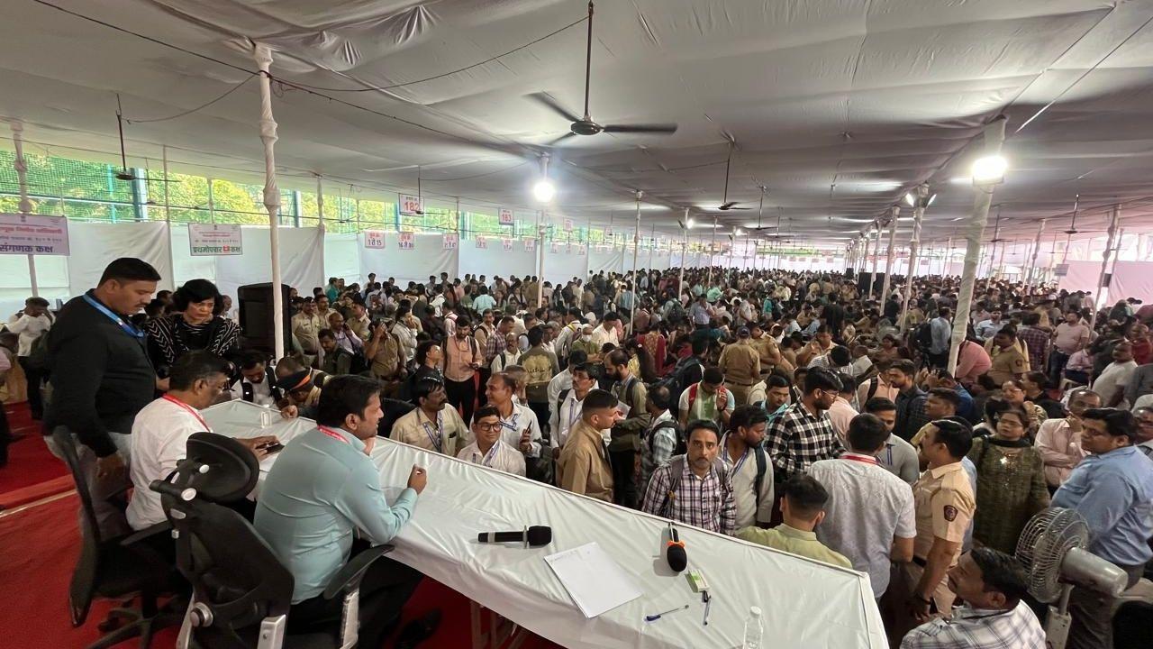 IN PHOTOS | Mumbai civic body polls: EVMs ready for distribution at Dadar school