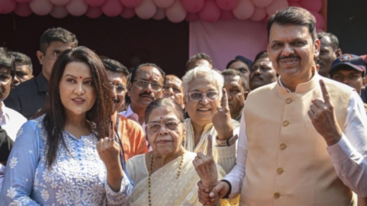 Chief Minister Devendra Fadnavis also cast his vote along with his family at Nagpur amid the ongoing Maharashtra civic polls