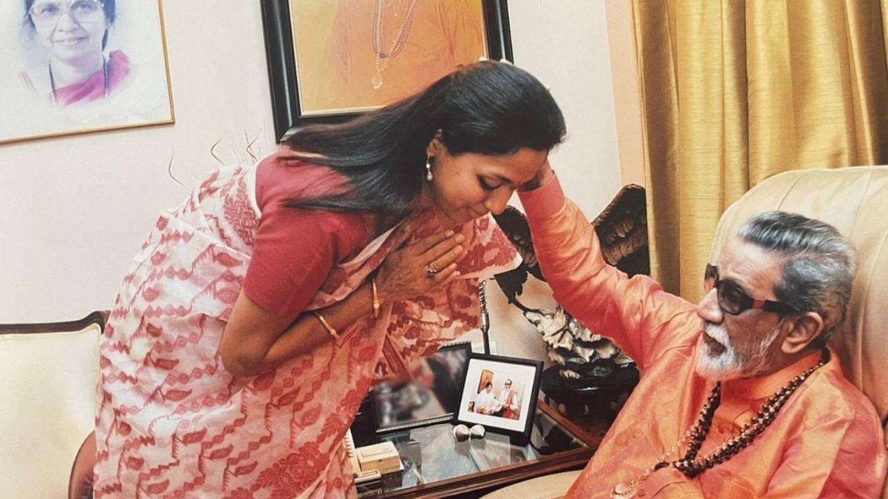 Among the many leaders, NCP (SP) MP Supriya Sule also posted a picture with Balasaheb Thackeray. While hailing the Shiv Sena founder she wrote, 