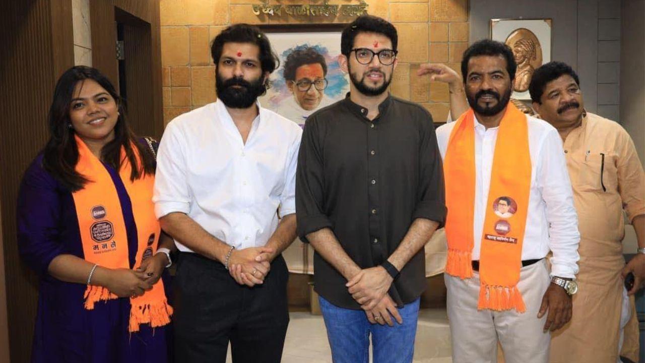 Along with Aaditya and Amit Thackeray, several other party workers from MNS and Shiv Sena (UBT) joined them, showing the strength of the alliance