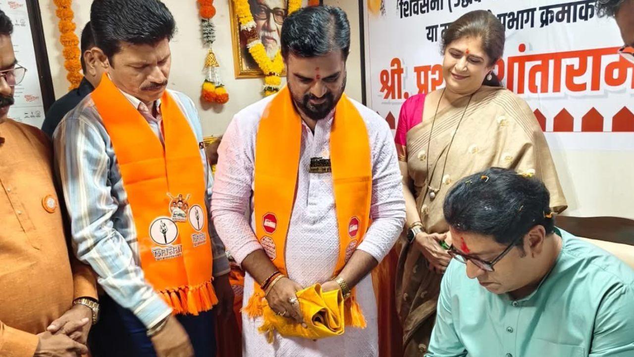 <p><!--StartFragment --><span class="cf0">Raj Thackeray, during his campaign, extended best wishes to candidates of Shiv Sena (UBT) and NCP (SP)</span><!--EndFragment --></p>