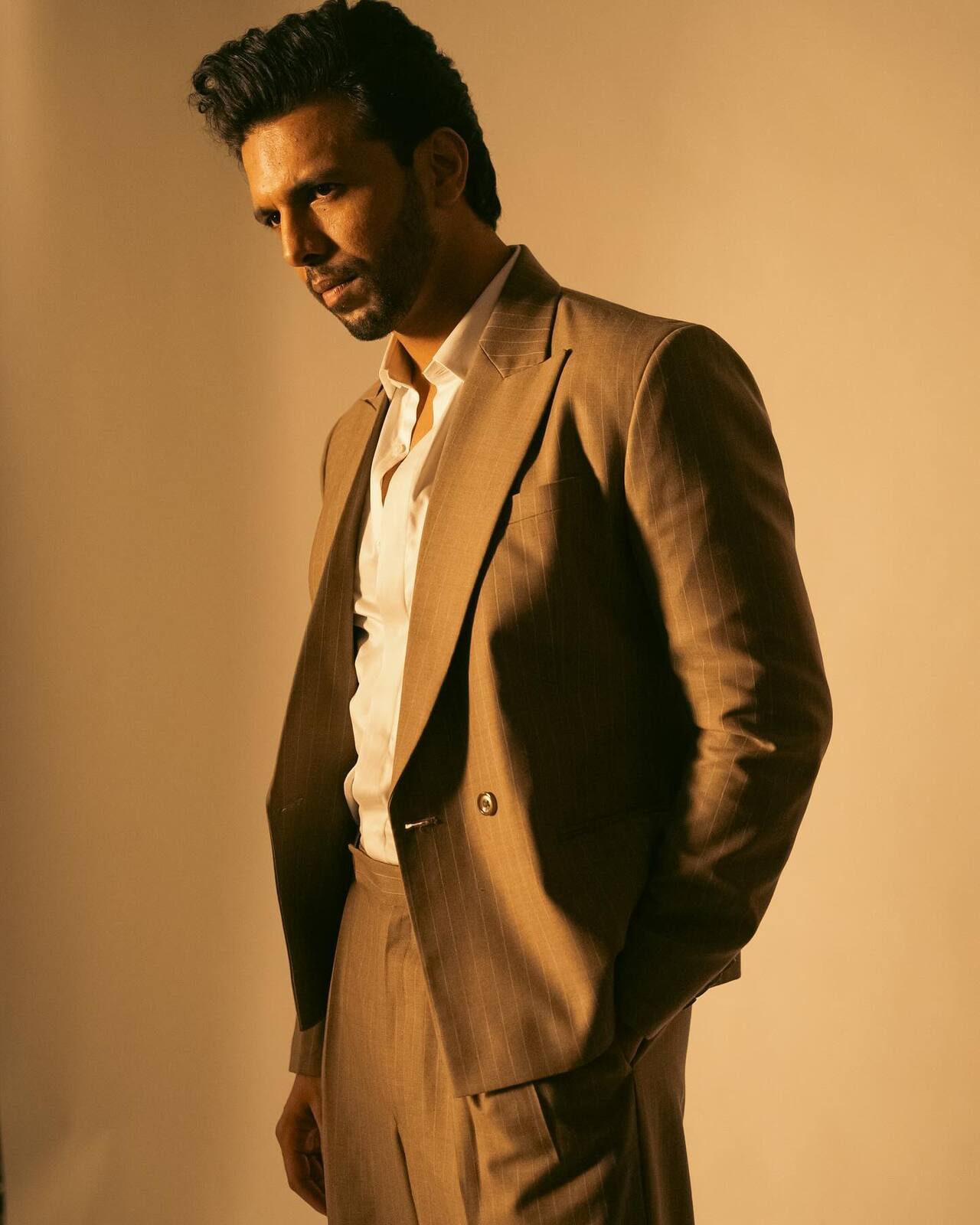 He studied at The Doon School, Dehradun, after which he went on to pursue an honours degree in economics from St. Stephen's College, Delhi.