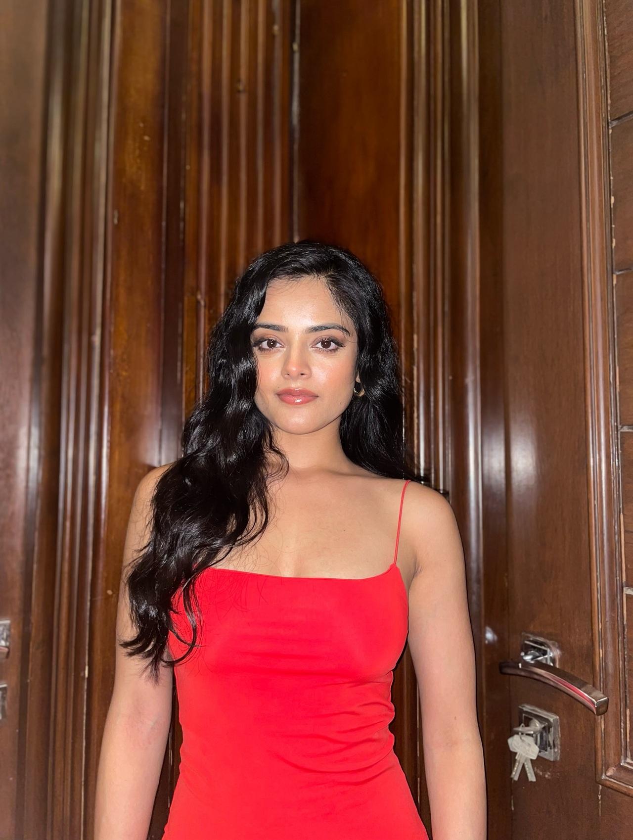 Outside of acting, she enjoys photography, literature, and travel, and is known to maintain a low public profile.