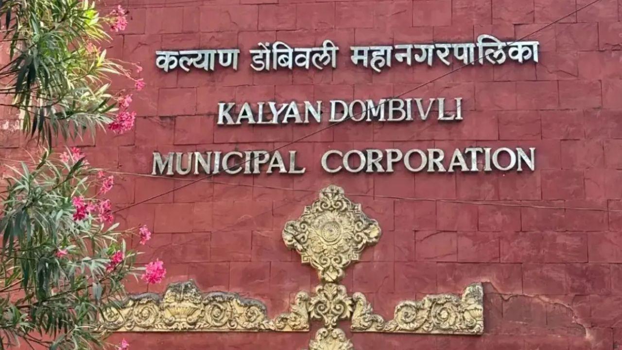 Five corporators of the Raj Thackeray-led Maharashtra Navnirman Sena (MNS) have now offered support to Eknath Shinde's Shiv Sena, which is in alliance with the BJP, creating a major setback for the Uddhav Thackeray-led Shiv Sena (UBT)