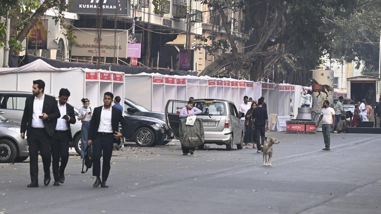 <p>Street art, live performances, and workshops make Kala Ghoda a hub for creativity and cultural exchange</p> <p>Street art, live performances, and workshops make Kala Ghoda a hub for creativity and cultural exchange</p>