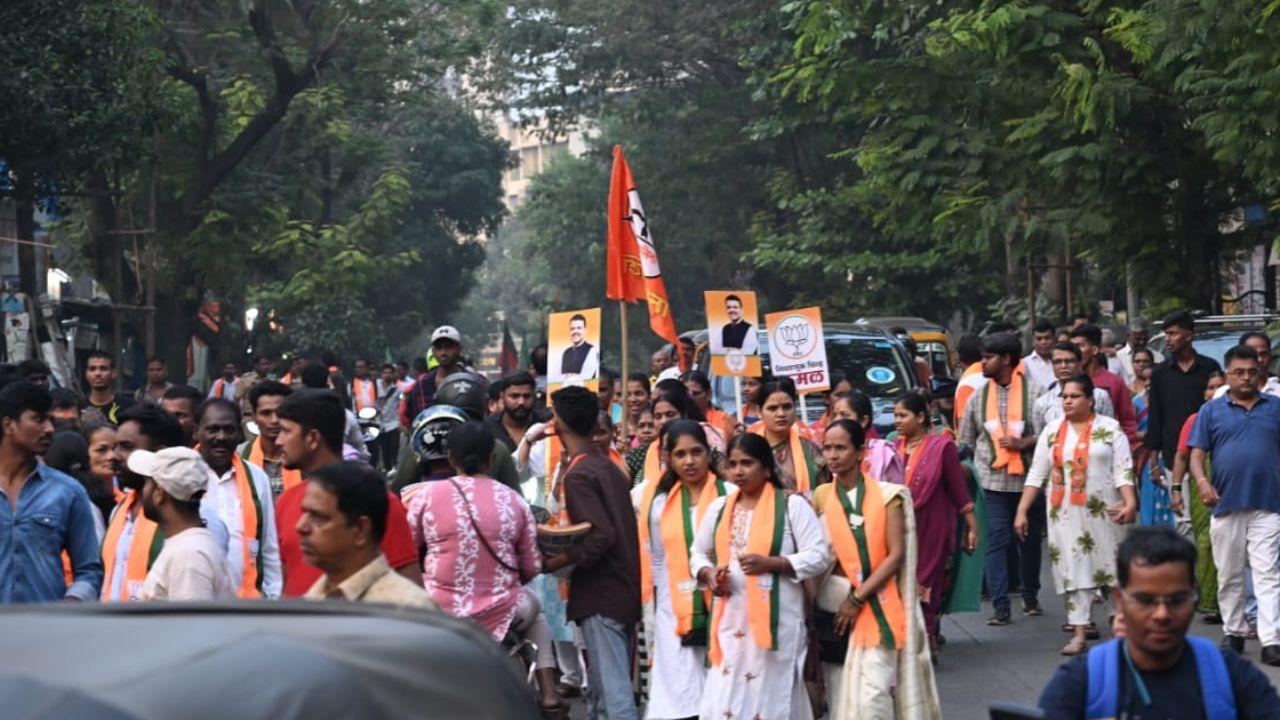 <p><!--StartFragment --><span class="cf0">The BJP</span><span class="cf0"> and Mahayuti leaders </span><span class="cf1">thanked the party supporters, who were present for the inauguration in large numbers</span><!--EndFragment --></p> <p><!--StartFragment --><span class="cf0">The BJP</span><span class="cf0"> and Mahayuti leaders </span><span class="cf1">thanked the party supporters, who were present for the inauguration in large numbers</span><!--EndFragment --></p>