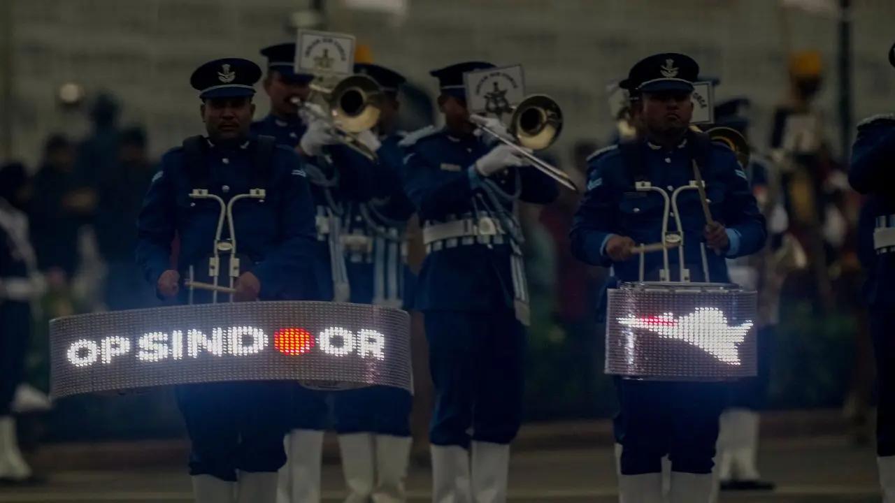 <p>The main event at the national capital saw participation from a European Union Contingent. It comprised four Flag Bearers on three gypsies&nbsp;</p>