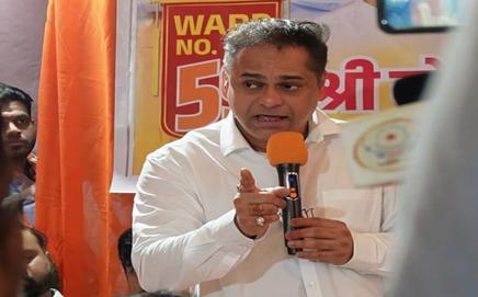 Ameet Satam, who heads the BJP’s Mumbai unit, alleged that Uddhav Thackeray was responsible for corruption amounting to Rs 3 lakh crore. Pic/X