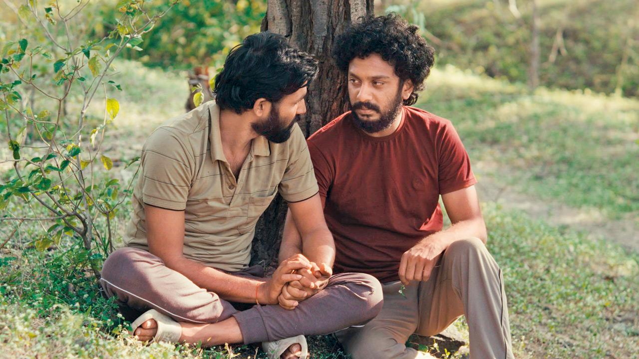 A moment from the film, Sabar Bonda