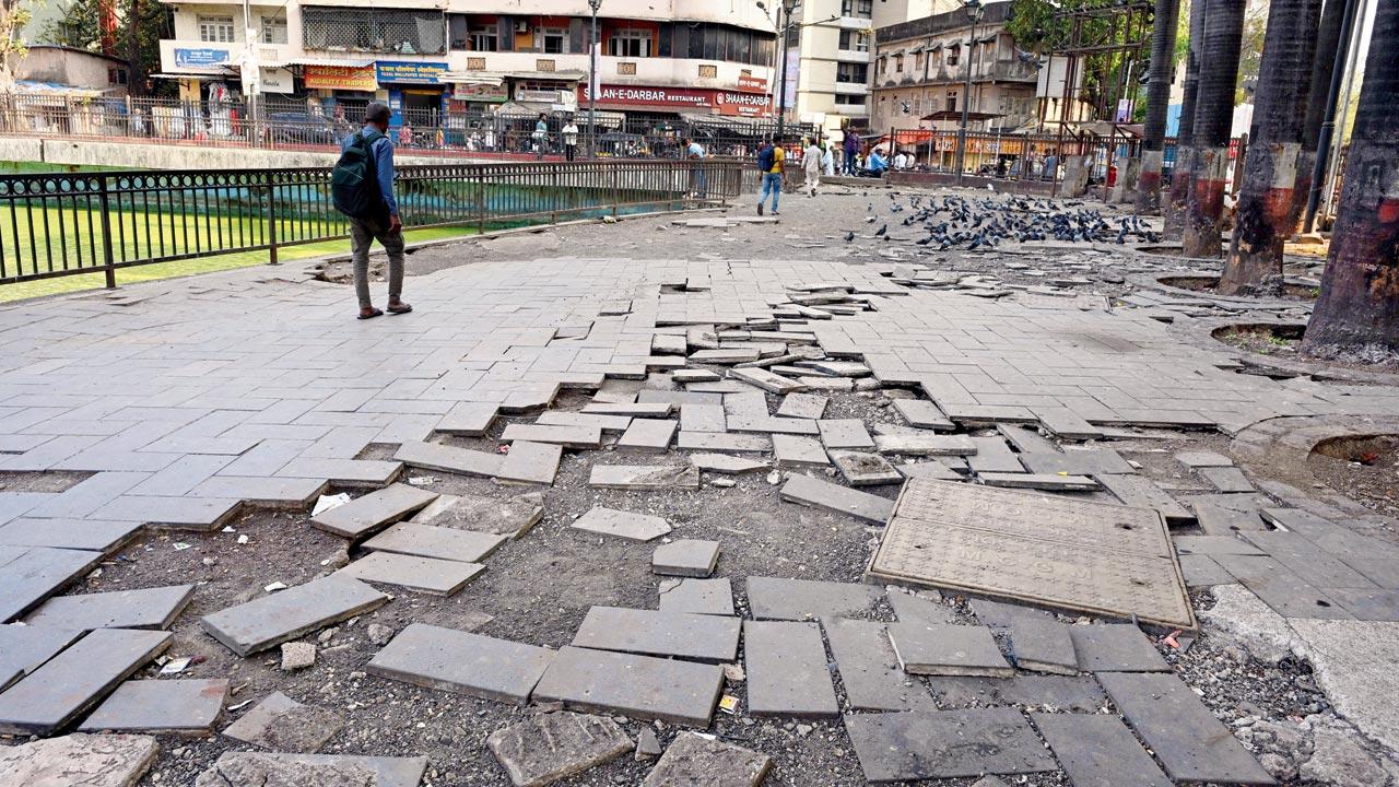 Mumbai: Once a Bandra landmark, Talao falls into neglect amid decay and stench
