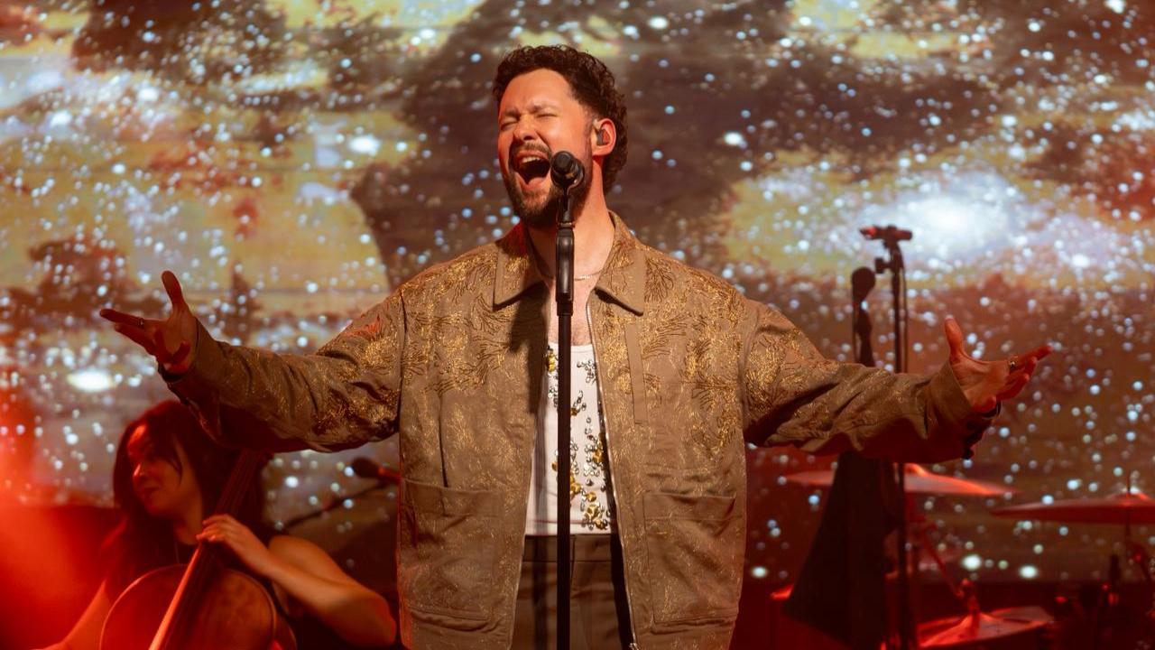 <p>If fans in Mumbai are excited to witness Calum Scott, then Delhi got a taste of just that during the Road to Lolla performance on Friday.</p>