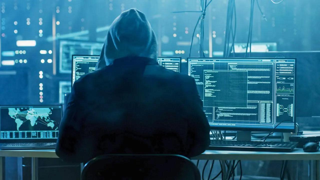 Navy staffer duped of Rs 90,811 in credit card scam after downloading fake APK