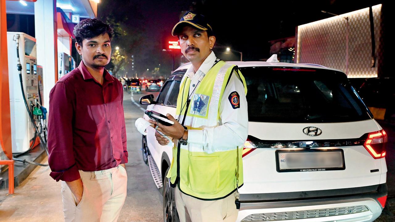 Hired driver’s drunken state lands family at Juhu police station on New Year